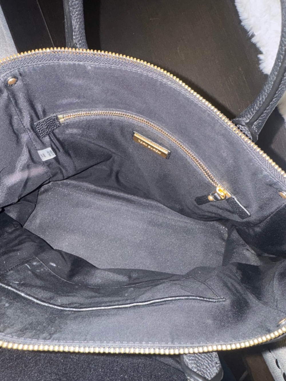 Tory Burch Black Pebbled Leather Tote with Gold Logo - Picture 2 of 2